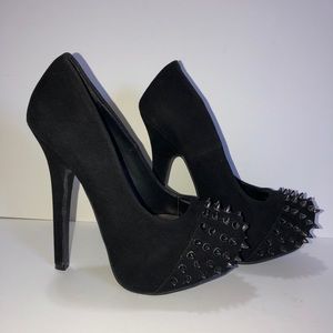 Spiked platform pumps